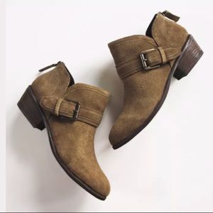 New STEVE MADDEN ALANZA Green Suede BOOTIES 7.5